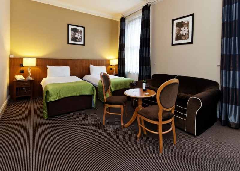 twin.jpg (Twin) twin