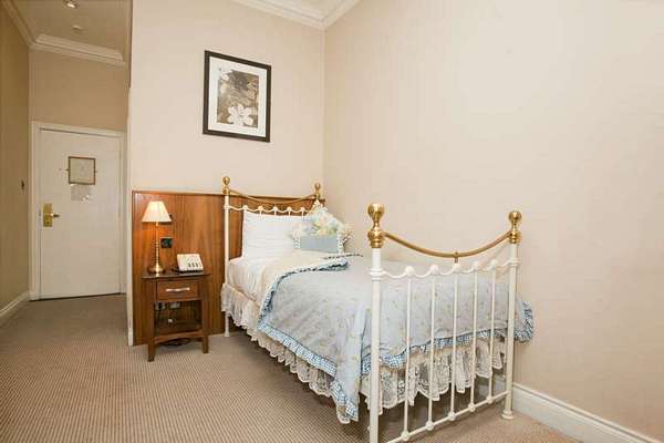 bedroom3
